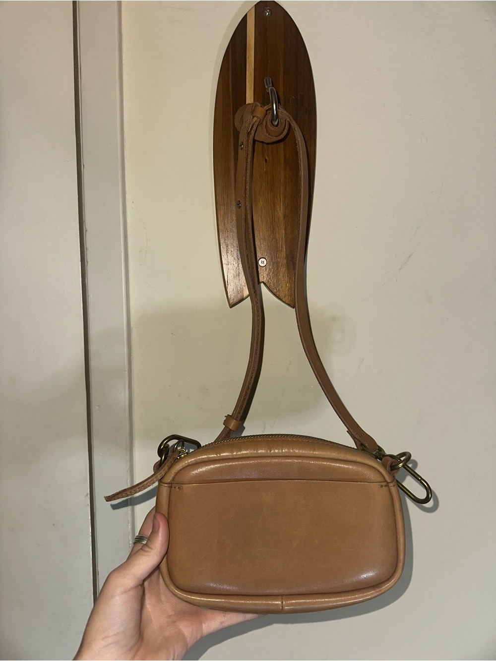 Madewell the leather carabiner mini bag - Picture 3 of 7
